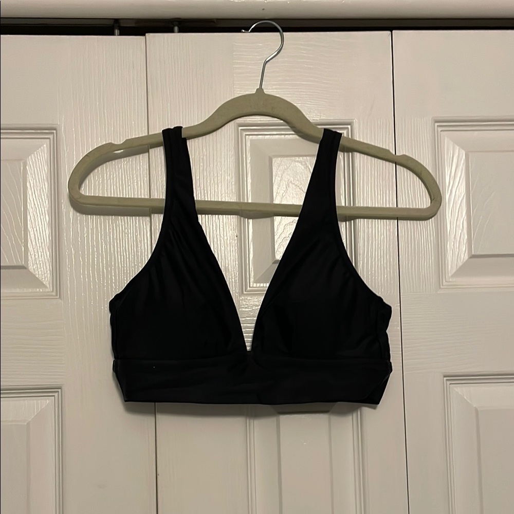 Black Wireless Bikini Top with V-Neckline